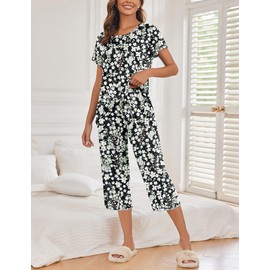 Ekouaer Women's Capri Pajama Sets Floral Print Short Sleeve Sleepwear Top and Capri Pants 2 Piece Loungewear with Pockets Black Flowers XL