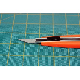 NT Cutter Multi-Use Plastic Cutter with Plastic Cutting Blade and Precision Knife Blade, 1 Cutter (M-500P)