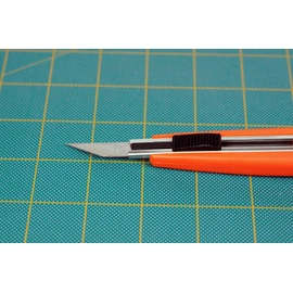 NT Cutter Multi-Use Plastic Cutter with Plastic Cutting Blade and Precision Knife Blade, 1 Cutter (M-500P)