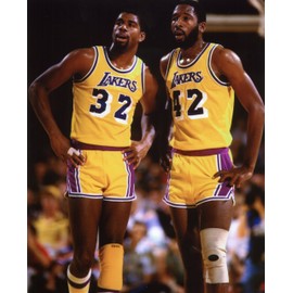 Magic Johnson & James Worthy 8X10 Sports Action Photo (D)