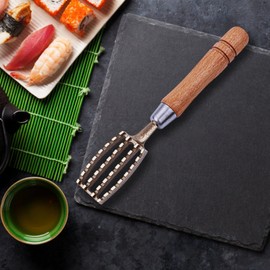 Brass Fish Scaler, Brass Scale Remover with Wood Handle, 8.3 x 1.2 Inches Sawtooth Fish Scaler, Effective Scale Removal Tool for Home Kitchen Restaurant