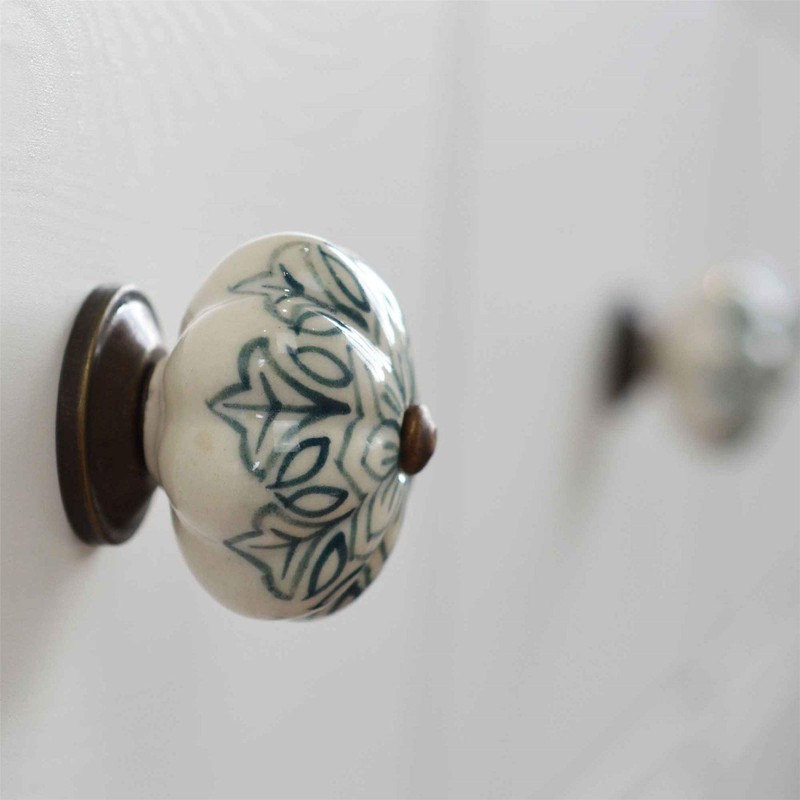 Nicola Spring Ceramic Cupboard Drawer Handle Knobs - Vintage Flower