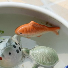 Abaodam Floating Ceramic Fish Figurines Ceramic Ball Fish Tank Float Artificial Aquarium Ocean Sea Animals Koi Fish Fairy Garden Animal Dollhouse Miniature Decoration 2pcs