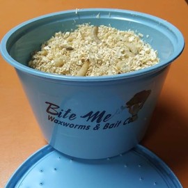 1000ct Live Waxworms, Pet Food, Fishing by Bite Me Waxworms