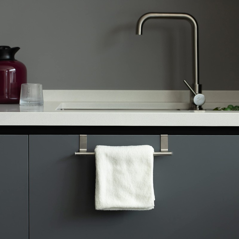 Basicwise Extendable Over-the-Cabinet Door Towel Bar Adjustable Hanging Metal Rack