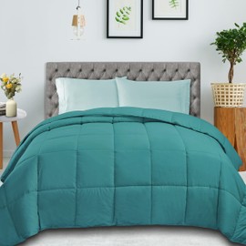 Superior Classic All-Season Reversible Down Alternative Comforter, Comfy, Fluffy, Cozy, Lightweight, Decorative, Duvet Insert, Plush, Oversized Bedding Essential, Box Quilt Design, Twin, Turquoise