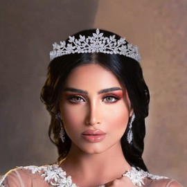 FASNAHOK Silver Wedding Tiaras for Bride Birthday Crowns for Girls Cubic Zirconia Homecoming Tiaras and Crowns for Women