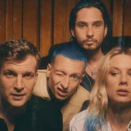 BLEACH LONDON Blue Weekend Semi-Permanent Hair Colour Cream - True Blue, Vegan, Cruelty Free, Vibrant Temporary Dye 150 ml