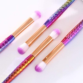 Cheeroyal Rainbow Fish Eyeshadow Brush Makeup Brush Eyeshadow Brush Mermaid Fishtail Makeup Brush Eyeshadow Face Contour Foundation Concealer Blush Brush (Pack of 1)