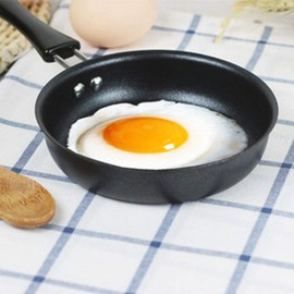 Mini Frying Pan for Eggs, 4.7" 12cm Mini Egg Frying Pan with Handle Heat Resistant Non Stick Pot, Portable Camping Cooking Frying Pans