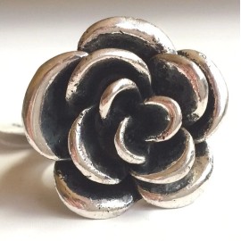 Unbranded Silver Chunky Rose Cocktail Ring Size 9 Statement Flower Vintage Style Plated