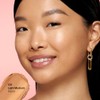 Maquillaje en barra Revlon Glimmer Tinted Moisturizer Stick™ tono 120
