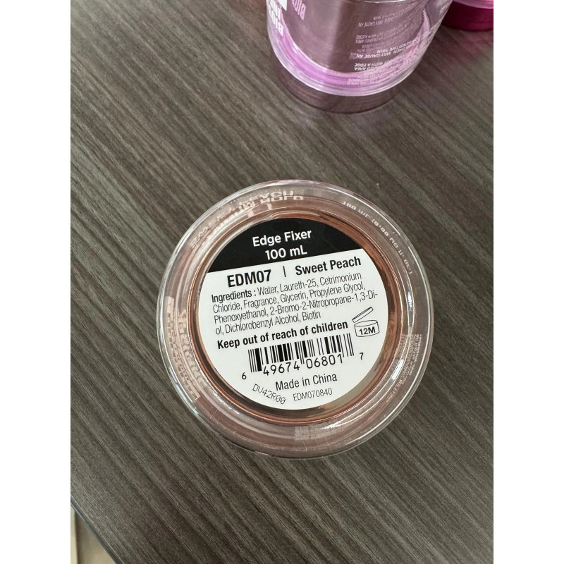 Red by Kiss Rose Gold Edge Fixer 24 Hour Maximum