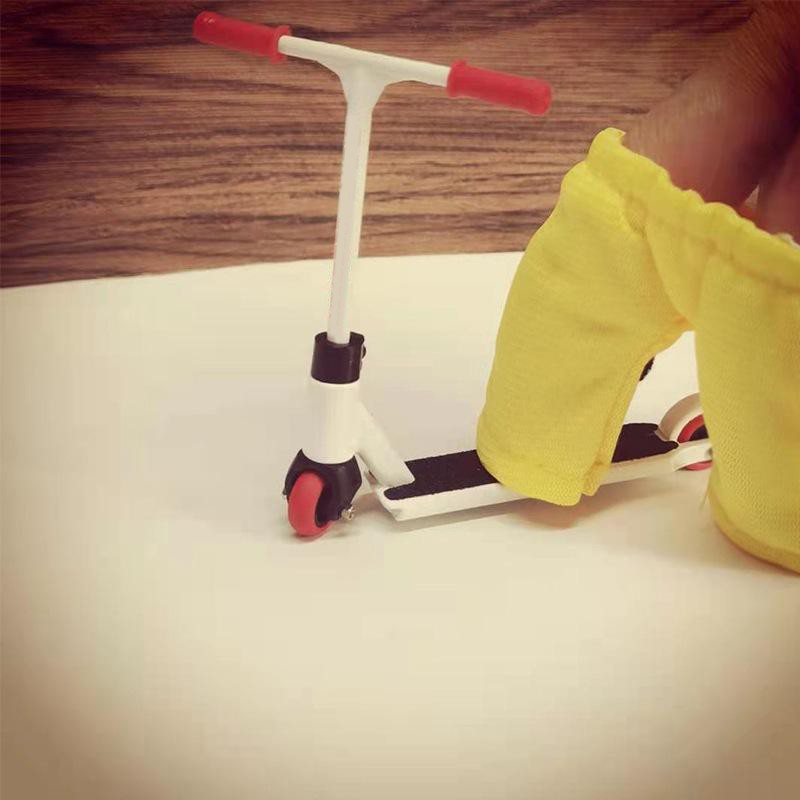 Finger Scooter Set Mini Finger Toys Grip and Tricks Finger