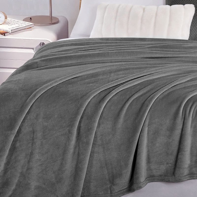 Cuddly, Fluffy Blanket, 130 x 160 cm - Small Fleece