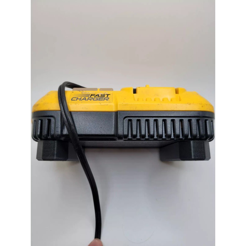 DEWALT Magnetic Charger Mount, Fits models DCB1106 & DCB118 12V,