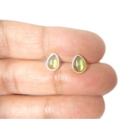 Art Gecko PERIDOT Sterling Silver 925 Teardrop Green Gemstone Stud Earrings - 5 x 7 mm (PDST0610171)