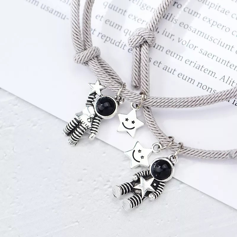 THE9SHOP 4 Pcs Pareja Iman Astronauta Atracción Pulseras Y Collares