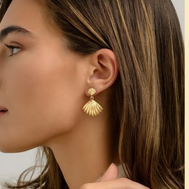 HESSAWELL Gold Shell Earrings 14K Gold Plated Beach Earrings for Women Trendy Cute Shell Drop Jewelry for Beachy