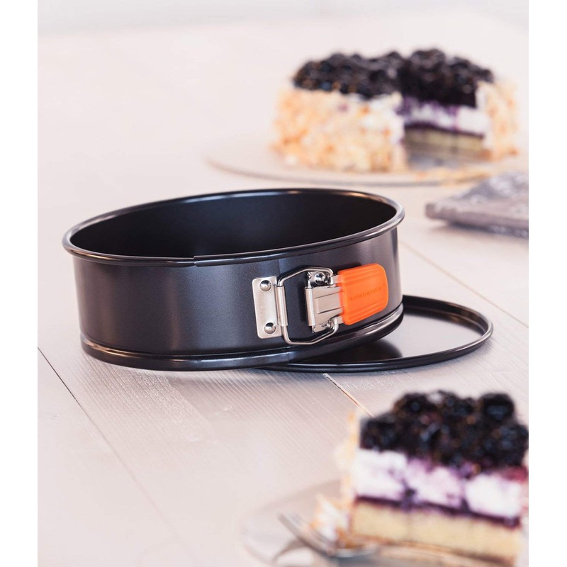 Le Creuset MB104 Springform Round