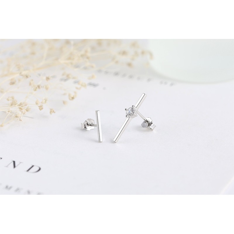 GemShadow Unisex 925 Sterling Silver Cubic Zirconia Asymmetric Stud Earrings