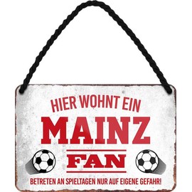 Hier wohnt ein Mainz Fan Football 18 x 12 cm Metal Sign Hanging Sign HS30