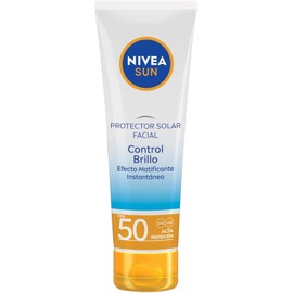 NIVEA SUN Protector Solar Facial Control Brillo Con Efecto Matificante Instantáneo y Protección Muy Alta De FPS50+ 50ml.Textura Ligera y Sin Sensación Grasosa Que Mantiene La Piel Fresca Y Libre De Oleosidad.