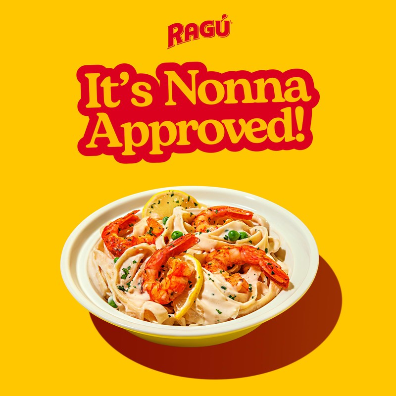 RAGÚ Roasted Garlic Parmesan Pasta Sauce, Made with Real Cheese,