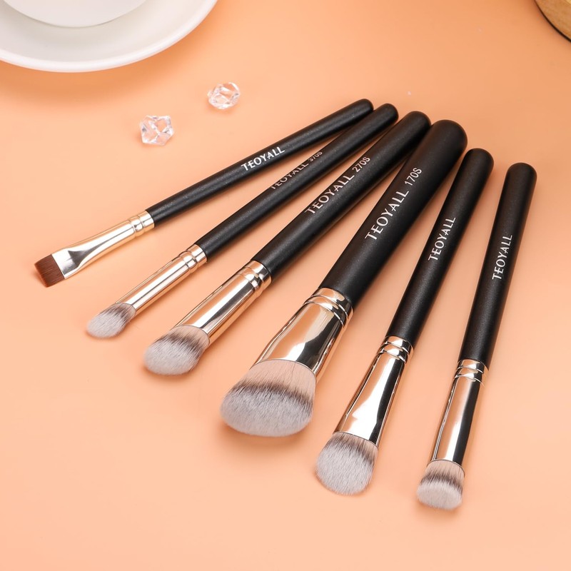 TEOYALL Thin Flat Eyeliner Brush, Precise Eyebrow Definer Brush, Concealer