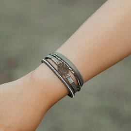 Leather Wrap Bracelet Boho Cuff Bracelets Crystal Bead Bracelet with Clasp Jewelry Gifts for Women(7.7", Green)