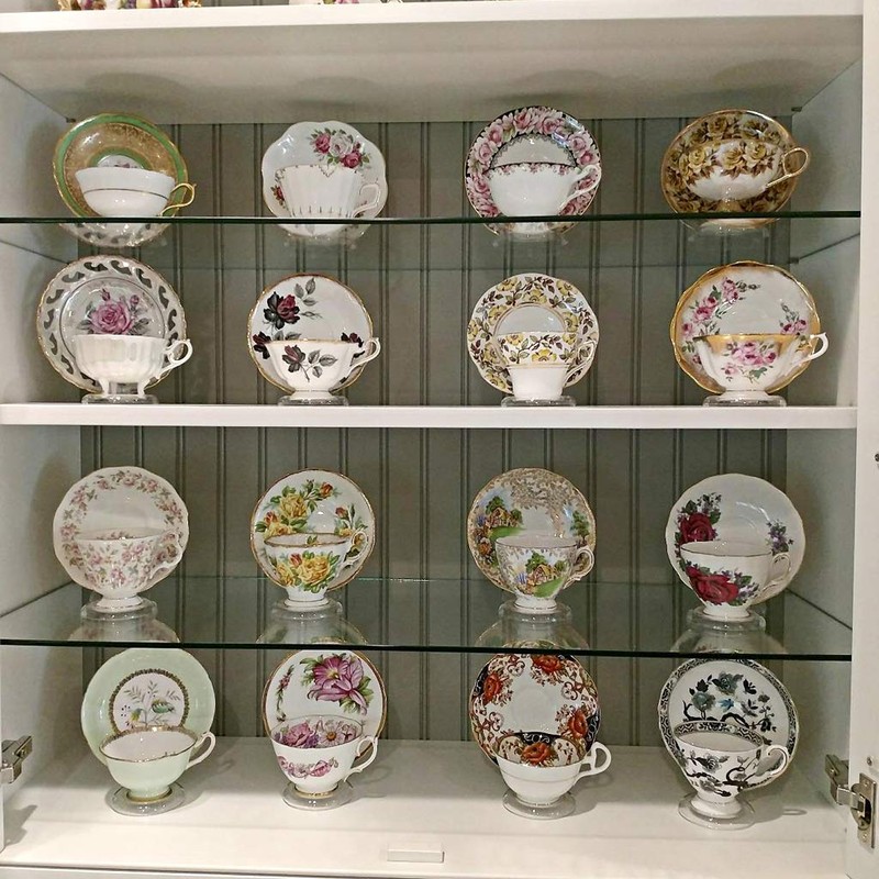 Hipiwe Acrylic Tea Cup Saucer Display Stands Clear Dinnerware Display