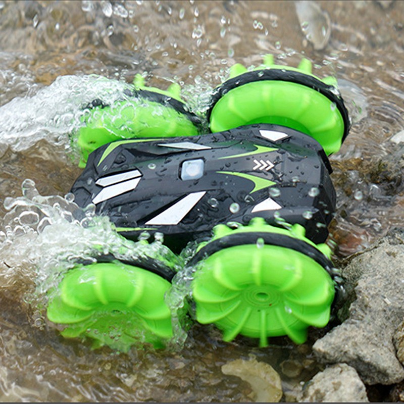 Amphibious Remote Control Car 2.4 GHz 4WD Rechargeable RC Cars