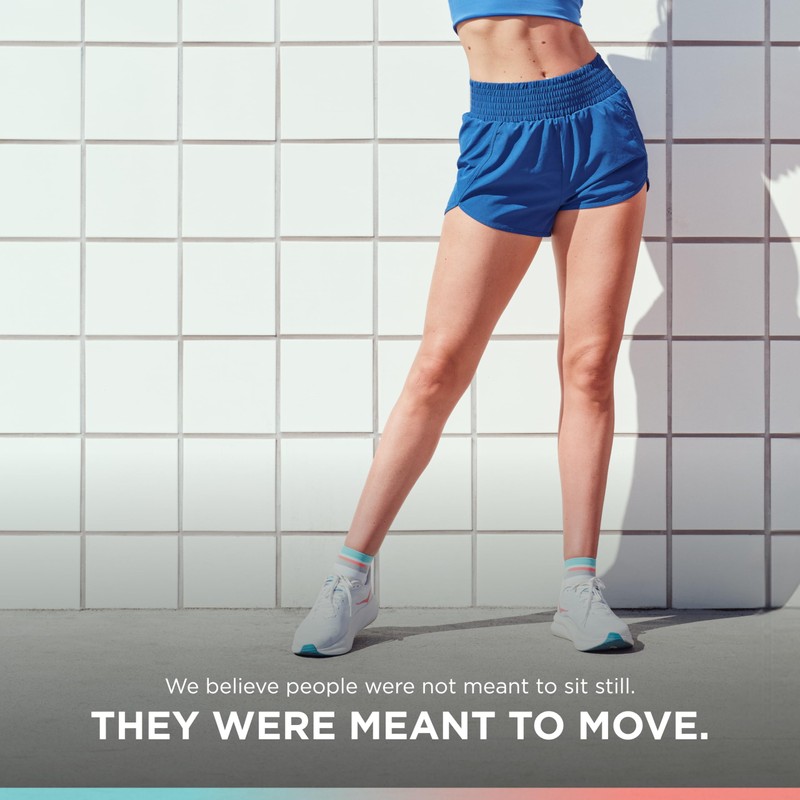 Features Elite Light Cushion Quarter Aquatic White Socks