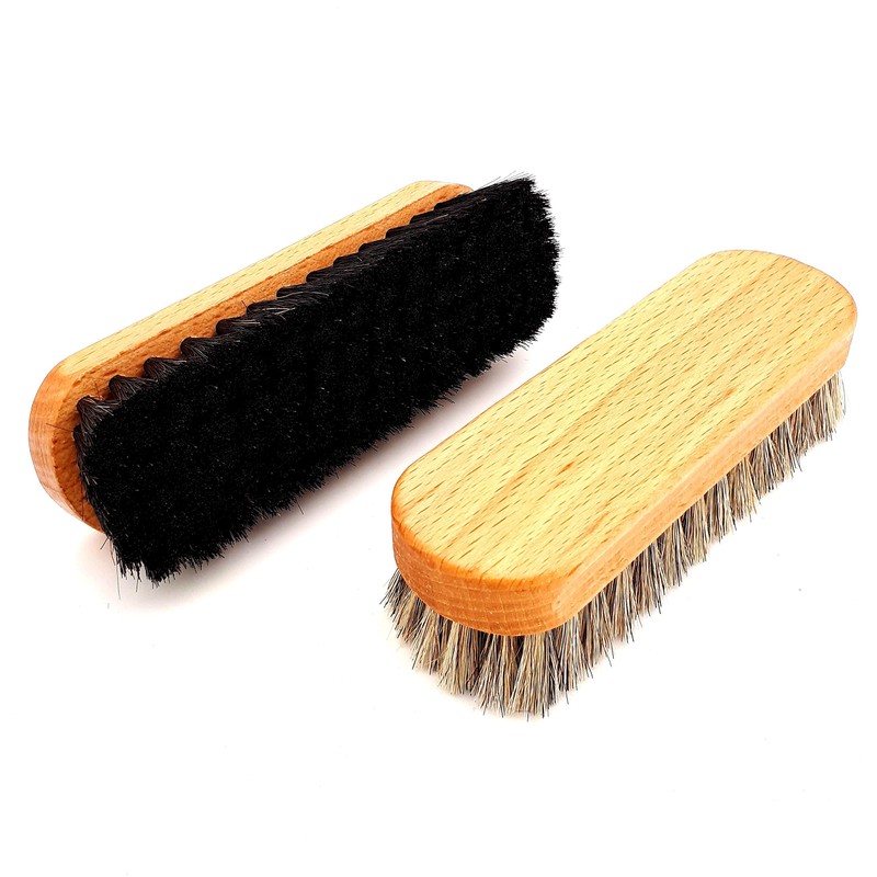 DELARA Two high-quality polishing brushes made of lacquered beech wood