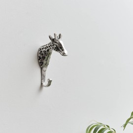 Melody Maison Set of 3 Silver Metal Giraffe Wall Hooks