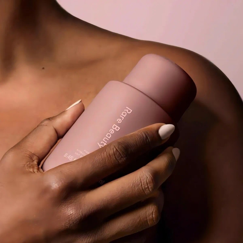 Rare Beauty. Hydrating Body Lotion. Crema Corporal.