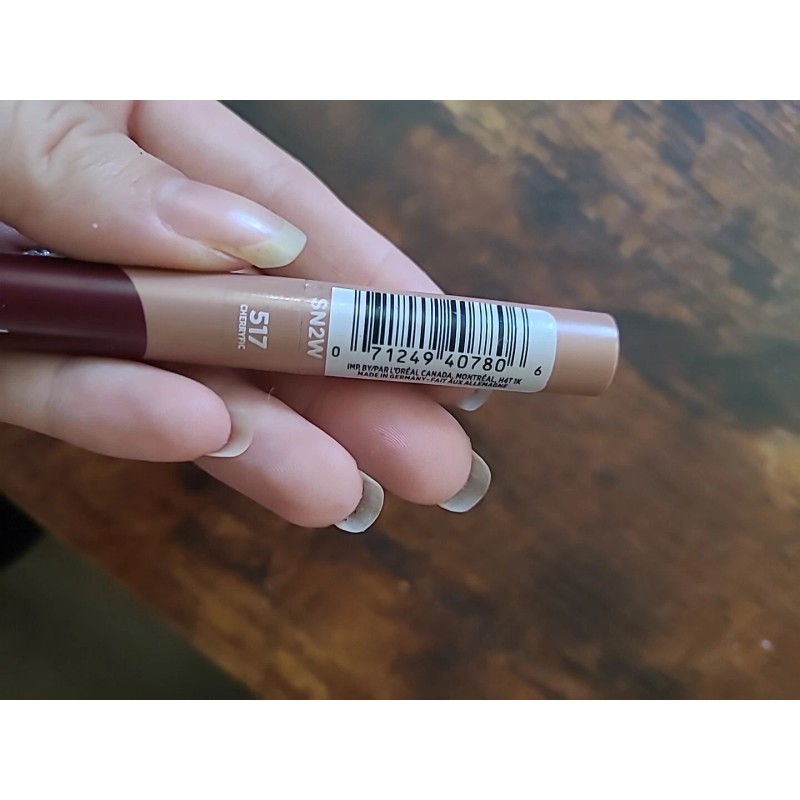 L'Oréal Loreal Paris Matte Lip Crayon Cherry Lipstick 517 Cherryfic