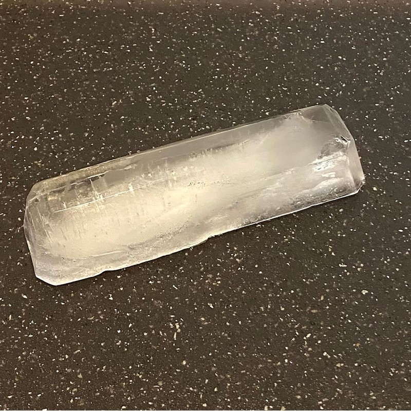 Liberty Corporation LD-209 Ice Maker for Bottles with Lid, Extra