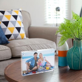 Newellsail Acrylic Photo Frame, Transparent Magnetic Photo Frame, Double-Sided, Frameless Frame, Freestanding Desktop Picture Frame, 10 x 15 cm (4 x 6 Inches)