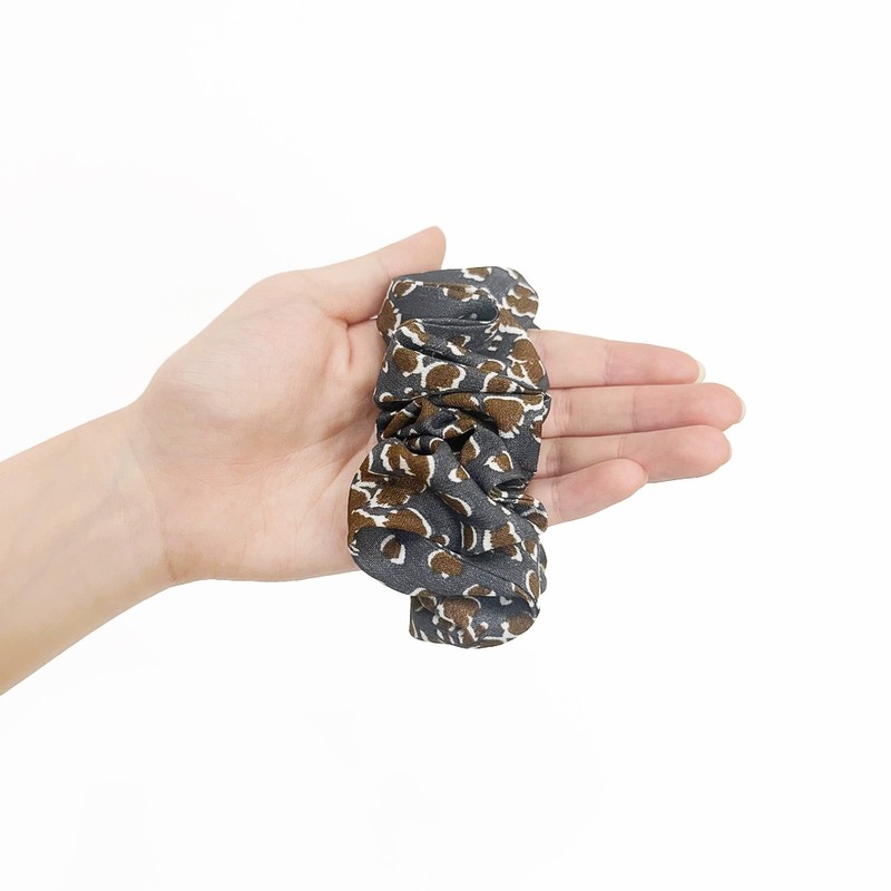 Burnaby Mocha Round Charcoal Scrunchie / 버나비 모카 라운드 차콜