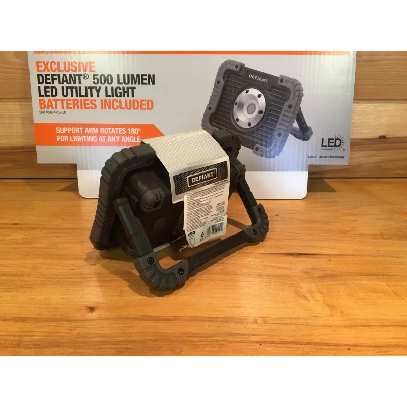 Defiant 500 Lumen LED Utility Light Brand New With Batteries