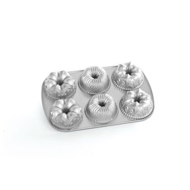 Nordic Ware Platinum Collection Garland Bundt Pan