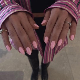 Light Pink Press on Nails Short Oval Acrylic Nails Press on, Solid Color Medium Short Oval Fake Nails for Women Reusable Thick Round Nails Glue on, Medium Almond Nails Soft Gel False Nails 24Pcs