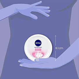 NIVEA Crema Corporal y facial Aclarado Natural (200 ml) ayuda a unificar el tono natural de tu piel