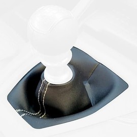 RedlineGoods Schaltsack (Gamasche) - manuell kompatibel mit Ford Mustang 2024-24 Maßgeschneidert - nicht universell! Echtes hochwertiges italienisches schwarzes perforiertes Leder mit schwarzem Faden