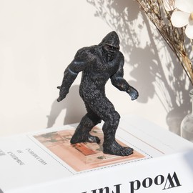 Oooct Bigfoot Sasquatch Statue, 5.11 Inches Resin Garden Bigfoot Statue, Unique Big Foot Sasquatch Gifts for Men, Bigfoot Sasquatch Ornament for Home Office Bookshelf Desk Decor, Statues of Plastic