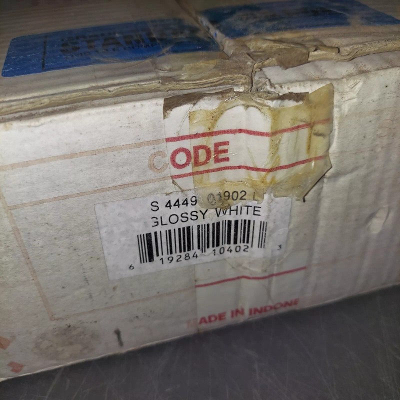 Mulia Ceramics Glossy White Tile 4.25x4.25 Square