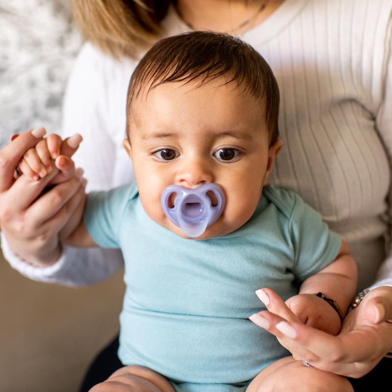 Tommee Tippee - Chupete de silicona ultraligera para niña, 0