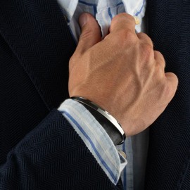 MONCLAVE Premium Cuff Bracelet – Modern Minimalist Style, Crafted from Hypoallergenic Stainless Steel, Unisex Design with Adjustable Fit, Includes Luxury Gift Packaging for Him or Her (Silver)