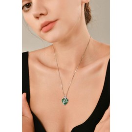 YL Mum Heart Necklace 925 Sterling Silver Pendant May Birthstone Simulated Emerald Necklace Jewellery Gifts for Wife Mom